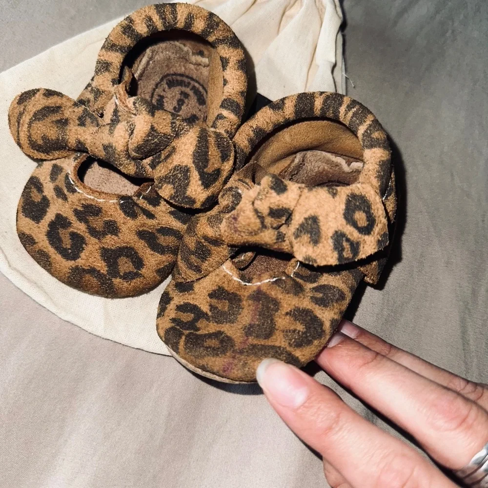 Freshly Picked Leopard Bow Moccs Size 3 FP Printed Suede Soft Sole Mary Jane